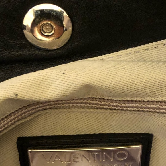 ❣️VALENTINO AUTH by Mario Valentino Luisa Satchel. - Picture 8 of 17